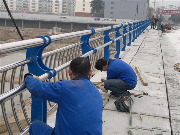 常德不锈钢河道护栏的特性及其在城市景观中的应用